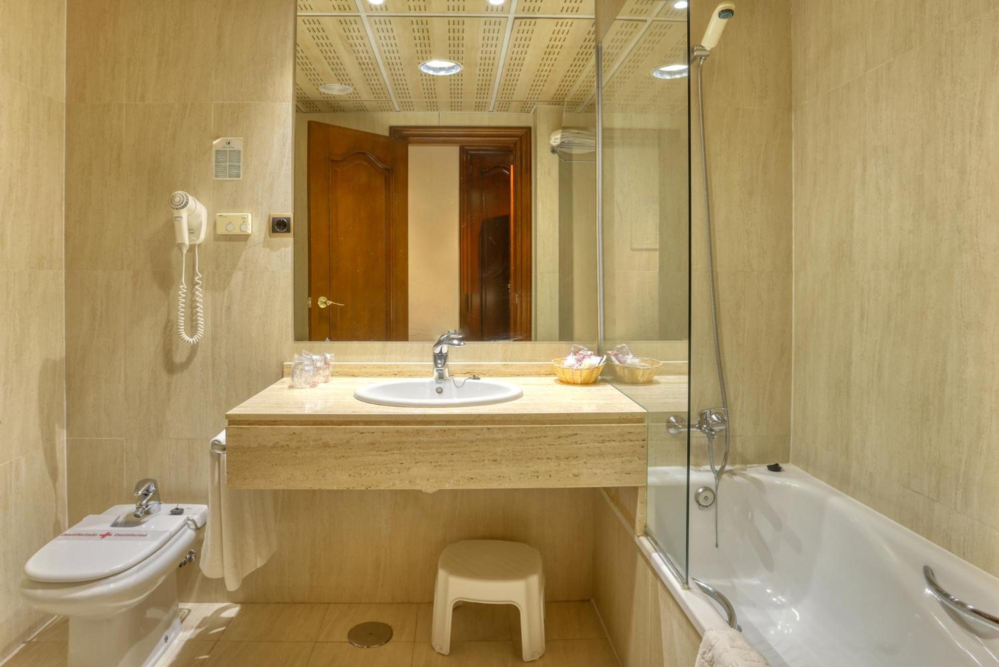 Hotel Villa De Almazan Bagian luar foto