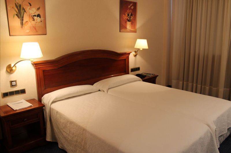 Hotel Villa De Almazan Bagian luar foto